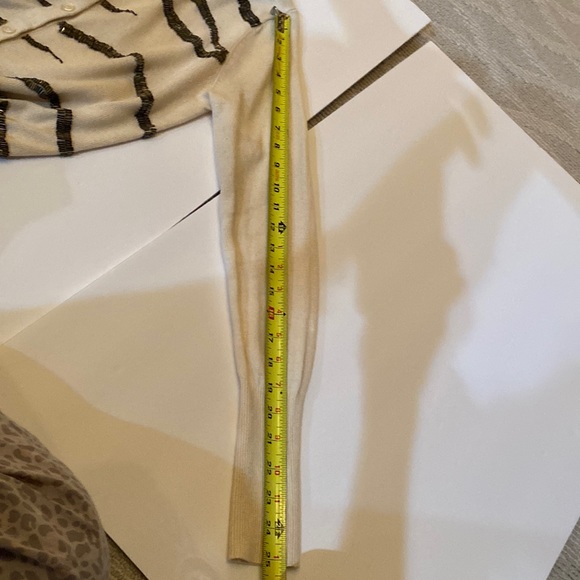 Moda international cardigan with beaded patten 95% silk and 5% cashmere. Small - Picture 8 of 9